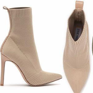 Steve Madden Blush Pointe Toe Booties Size 8 New still in original box